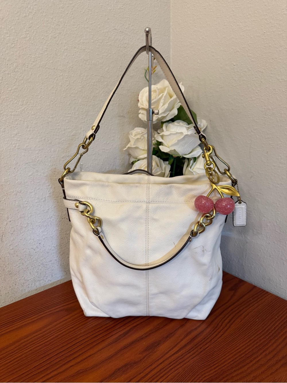 Coach White Leather Shoulder Bag with Gold Hardware